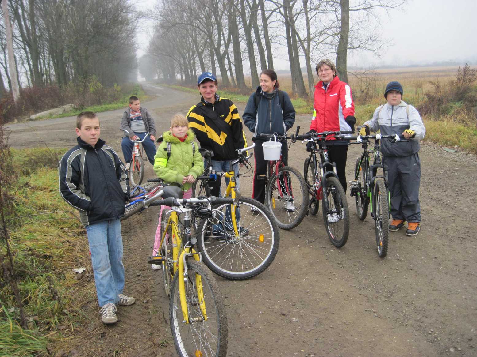 003.Jesenná cyklotúra k Ondave  - 6.11.2010